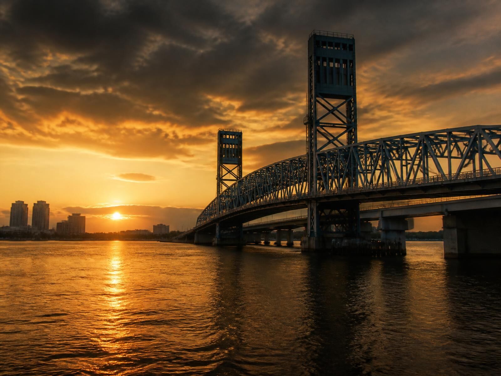 The Jacksonville Main Street bridge over the St. Johns River at dusk